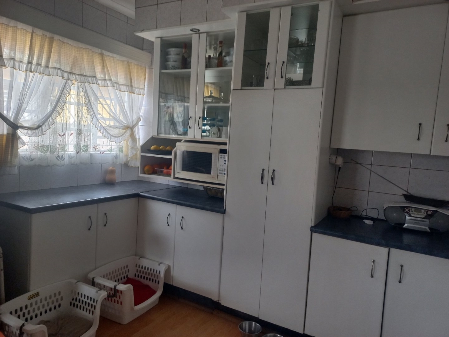 3 Bedroom Property for Sale in Charlesville Western Cape